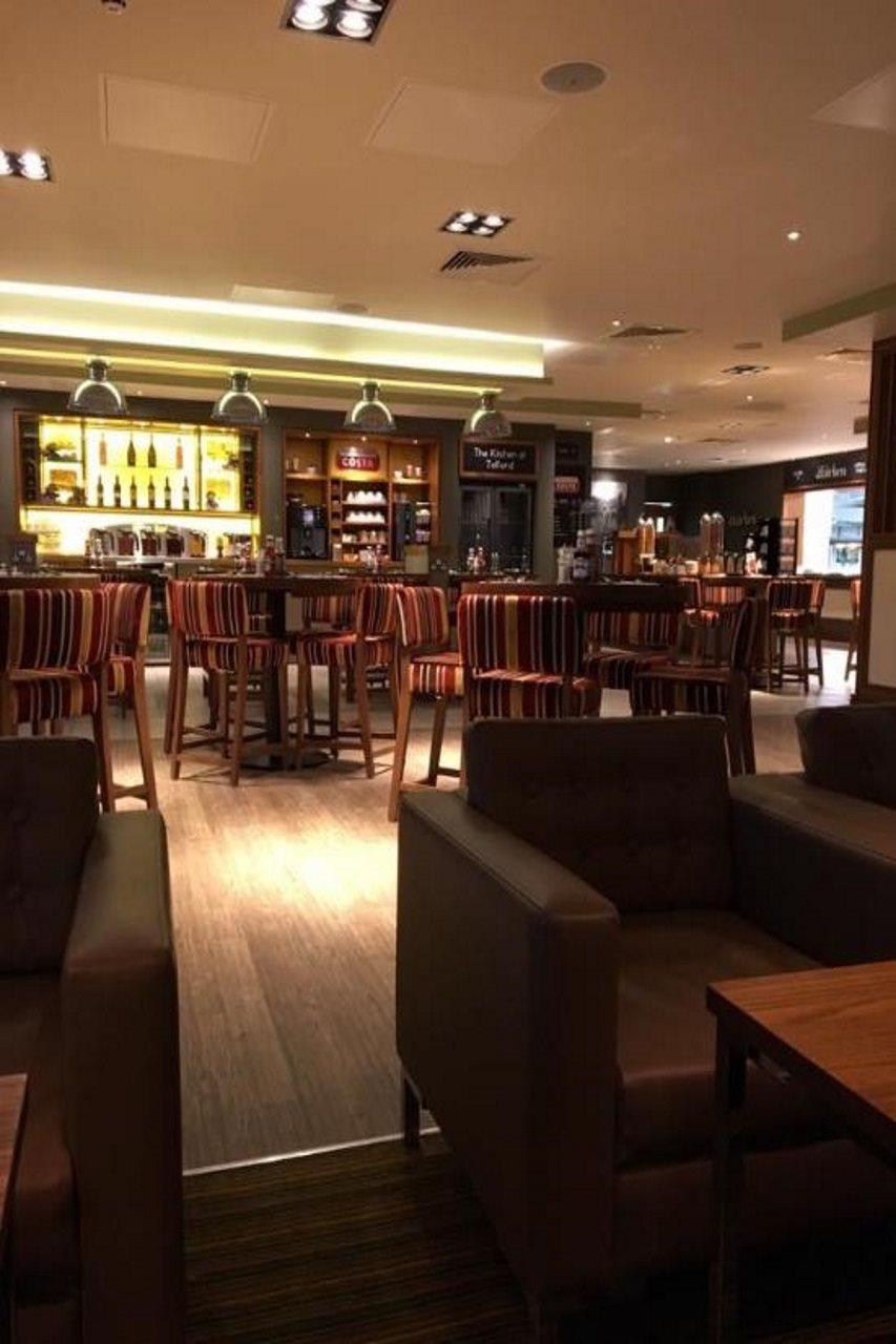 Premier Inn Telford Kültér fotó